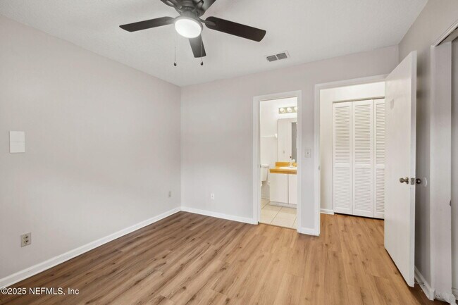 Building Photo - 85 Debarry Ave