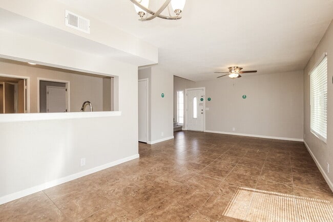 Building Photo - 15806 N 38th Ave