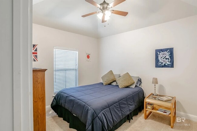 Building Photo - 10 Breydon Ct