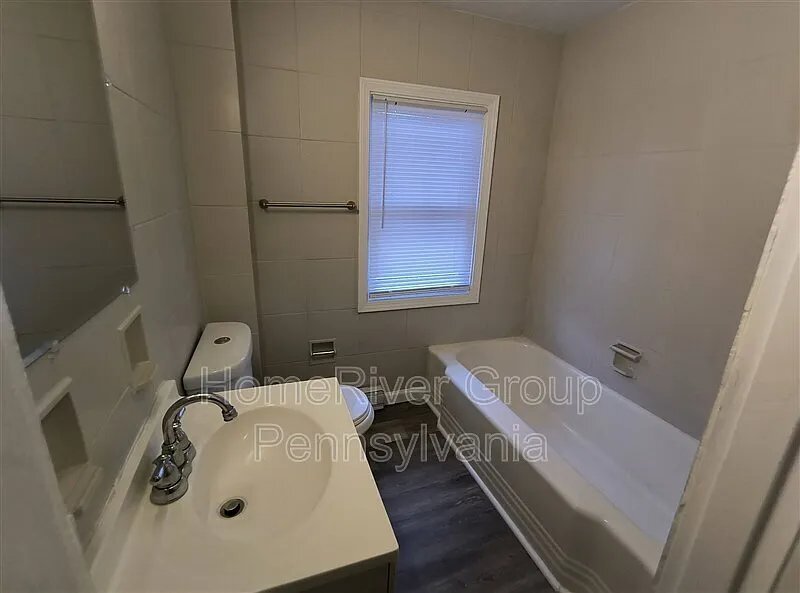 Building Photo - 935 Manton Wy