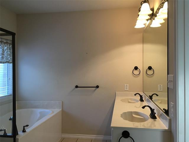 Building Photo - 10401 Stoneside Trl