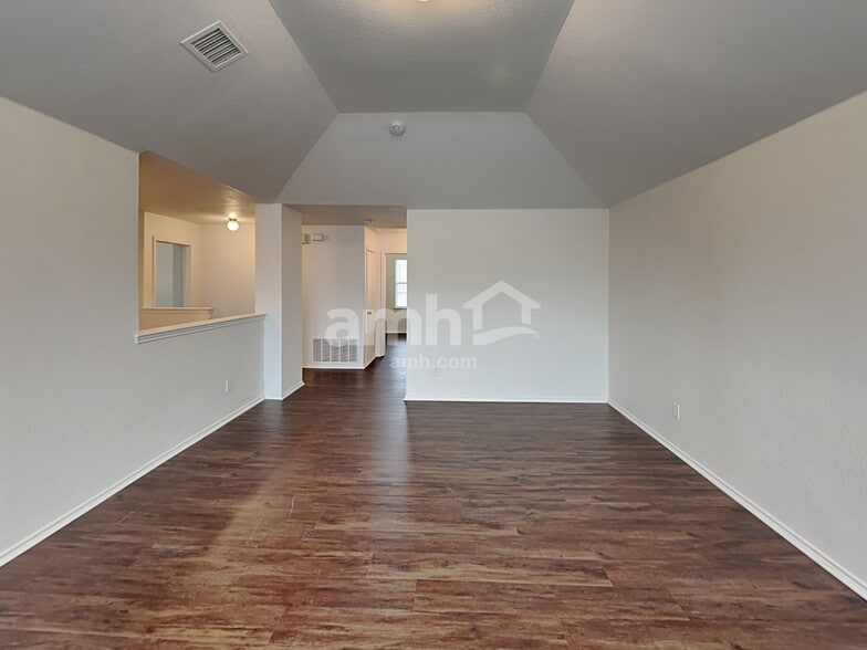 Building Photo - 2101 Hanakoa Falls Dr