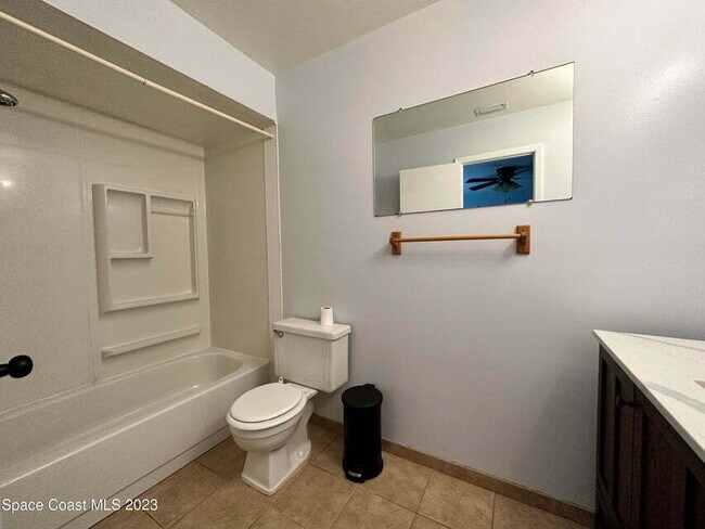 Building Photo - Titusville Townhouse