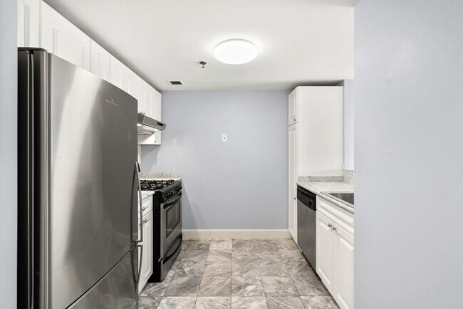 Building Photo - 15 N Beacon St