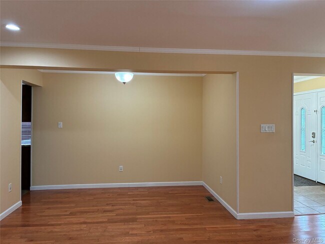 Building Photo - 24 Alice Ct