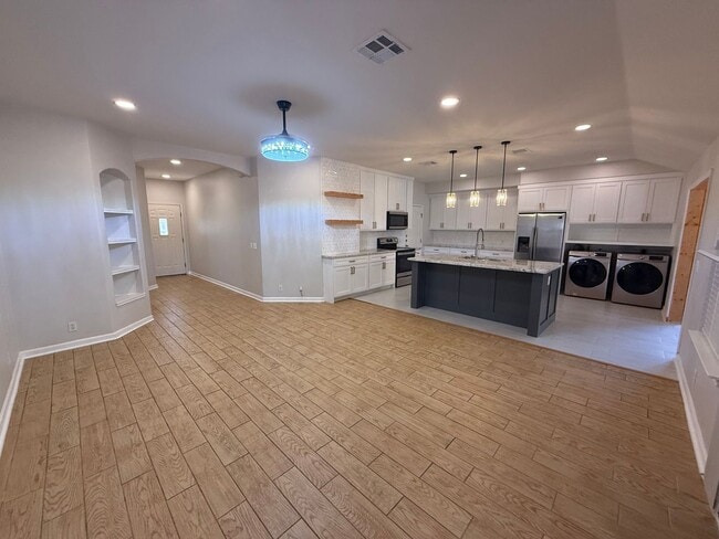 Building Photo - Beautiful home for Lease in Cedar Park, ba...