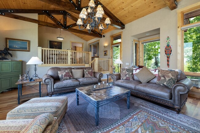 Building Photo - 8225 N Spring Gulch Rd