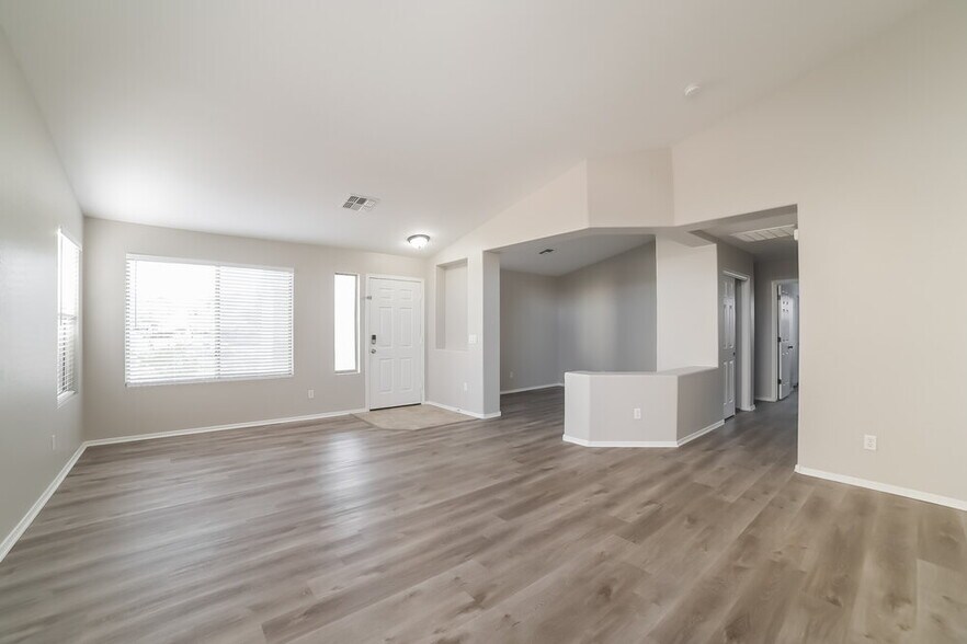 Building Photo - 13538 W Berridge Ln