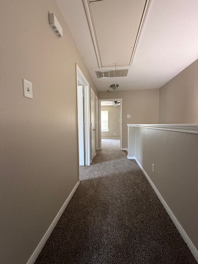 Building Photo - 201.203 Marvin Cove