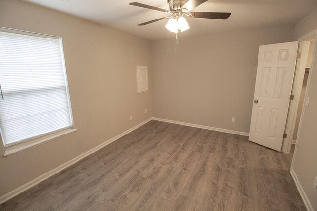 Building Photo - 1306 Godas Cir