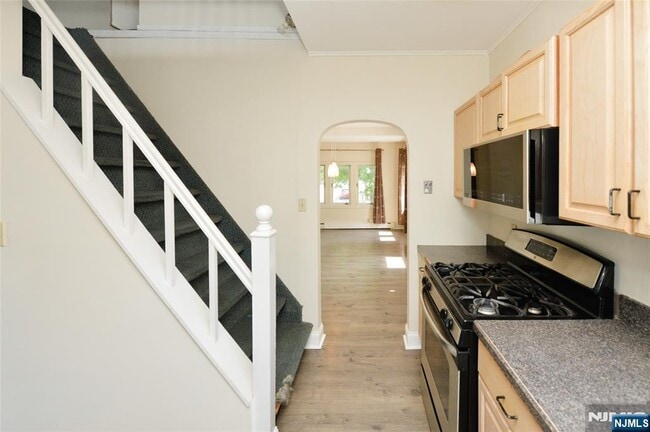 Building Photo - 52 Kovar St