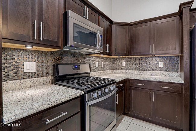 Building Photo - 7249 Long Meadow Dr