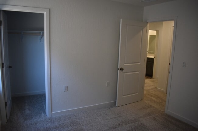 Building Photo - 4752 Sami Jo Dr