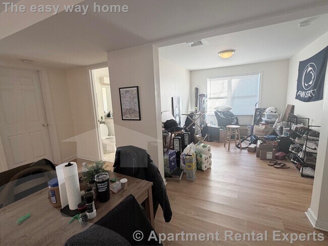 Building Photo - 11 Kent Ct