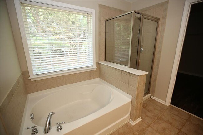 Building Photo - 173 Parkmont Ct