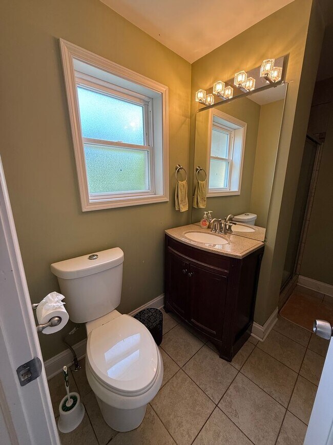 Building Photo - Beautiful Furnished 3BR/2BA Home in Prime Lincolnwood Location – Top-Rated Schools