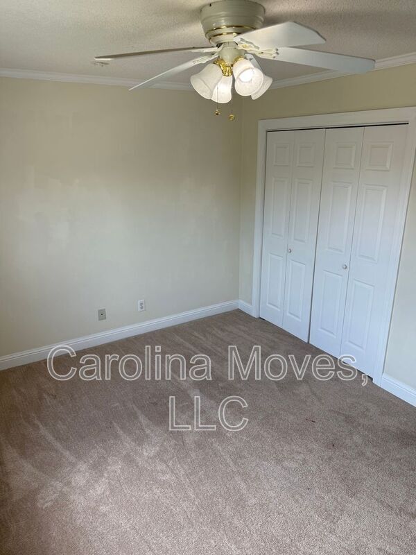 Building Photo - 204 Brushy Meadows Dr