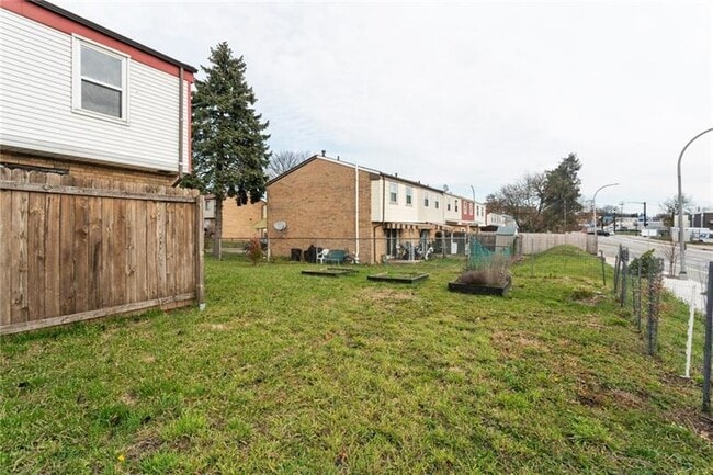 Building Photo - 310 Enright Ct