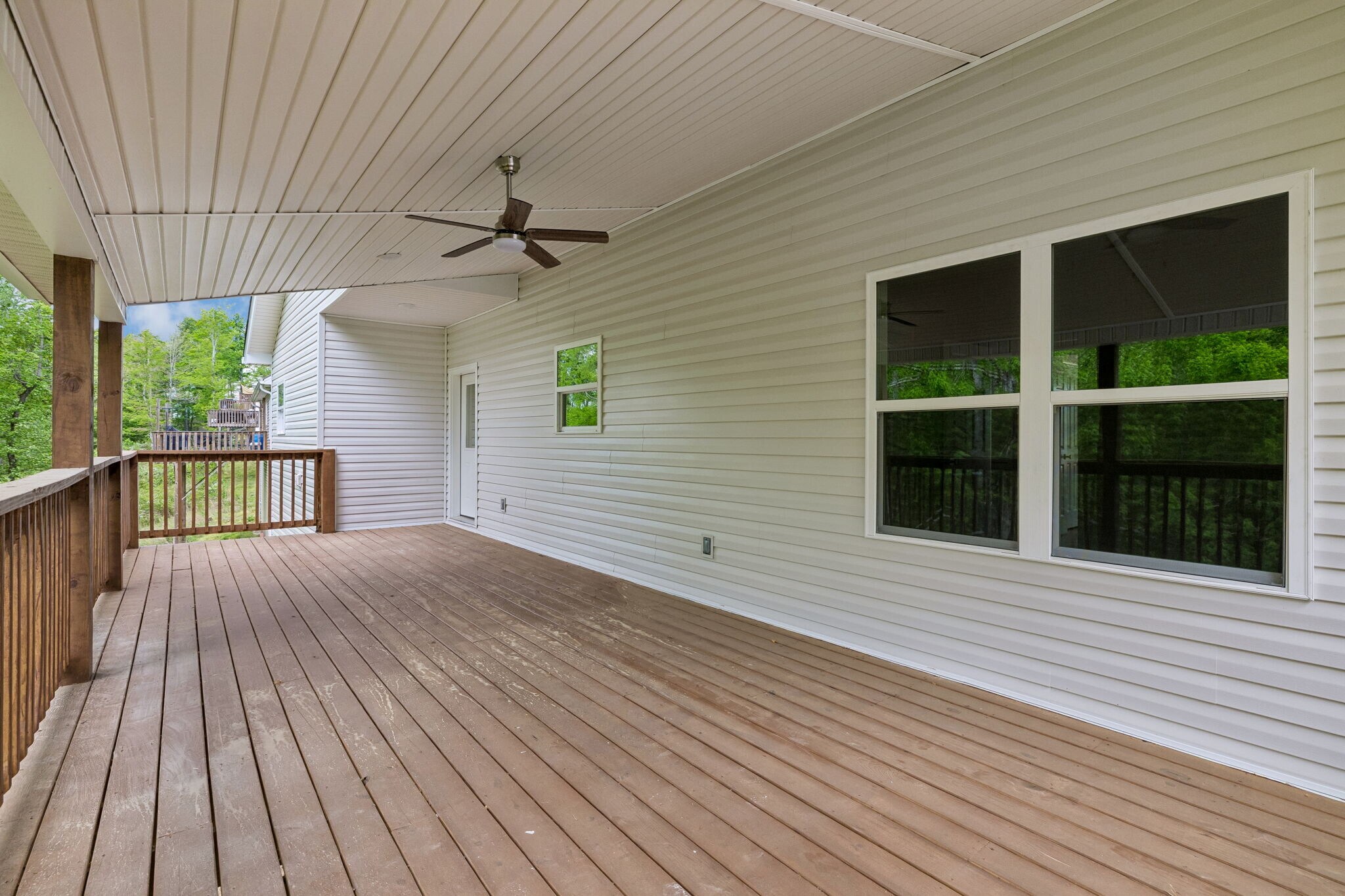 Building Photo - 553 Skyview Dr