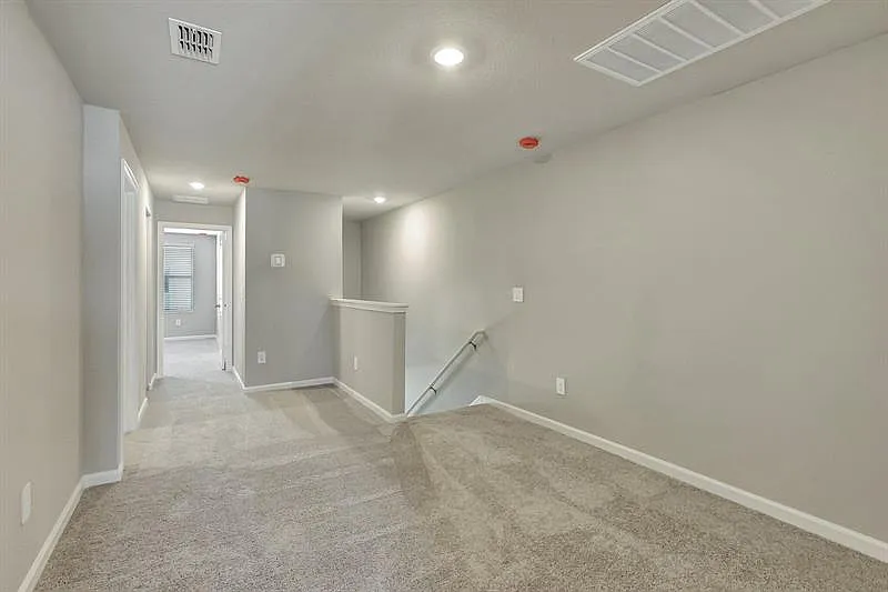Building Photo - 5788 SE Edgewater Cir