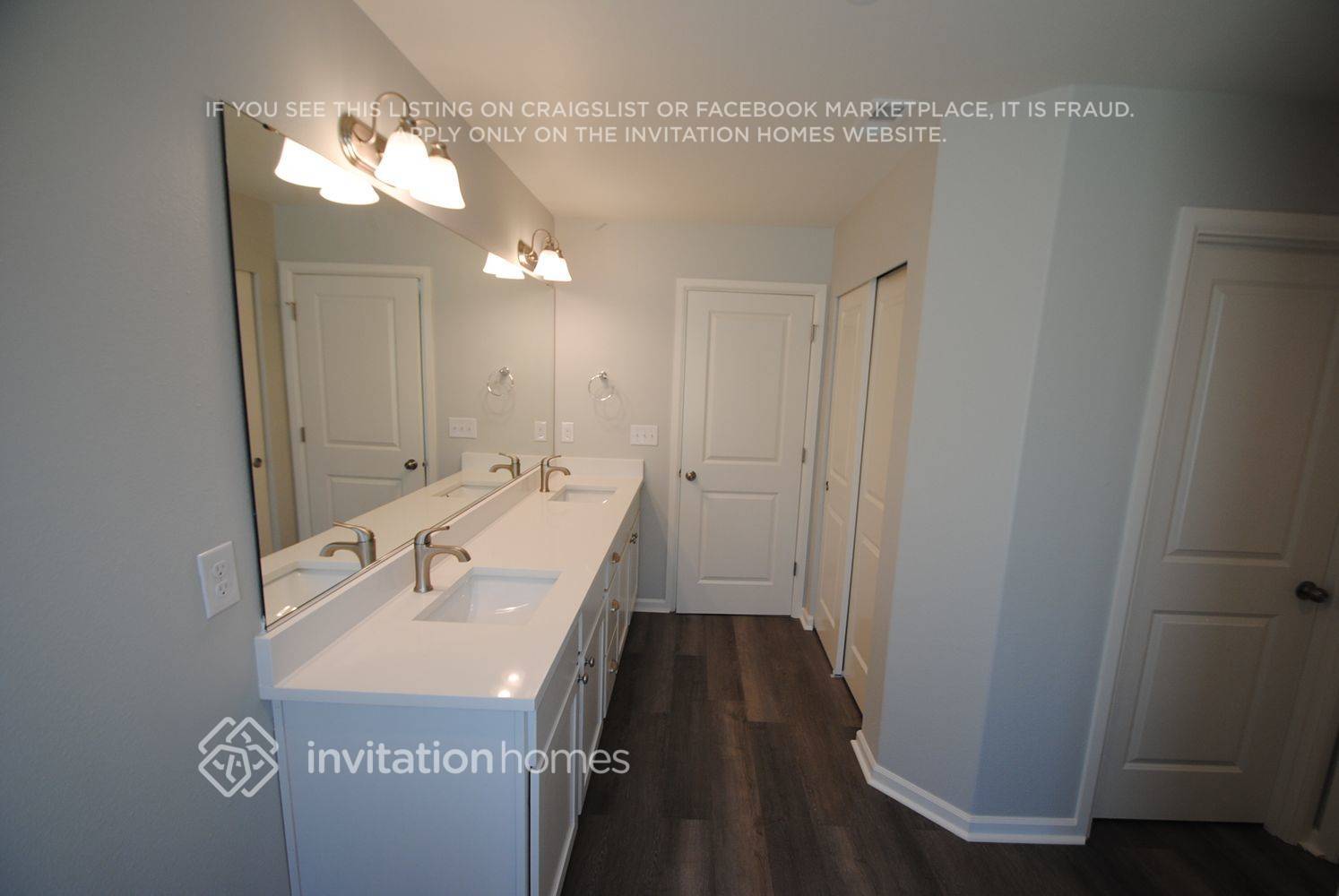 Building Photo - 606 Meadowwood Dr SW