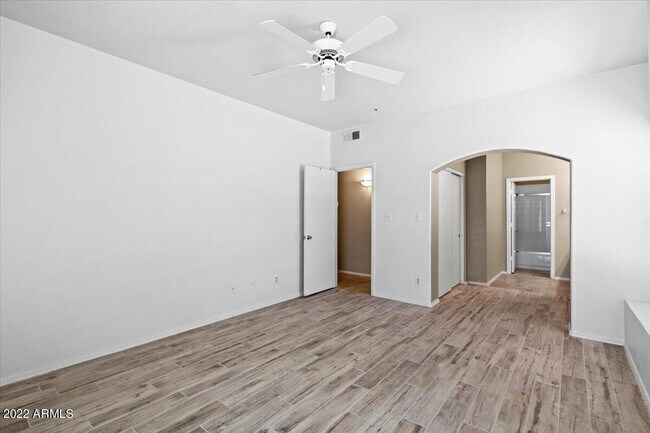 Building Photo - 9600 N 96th St