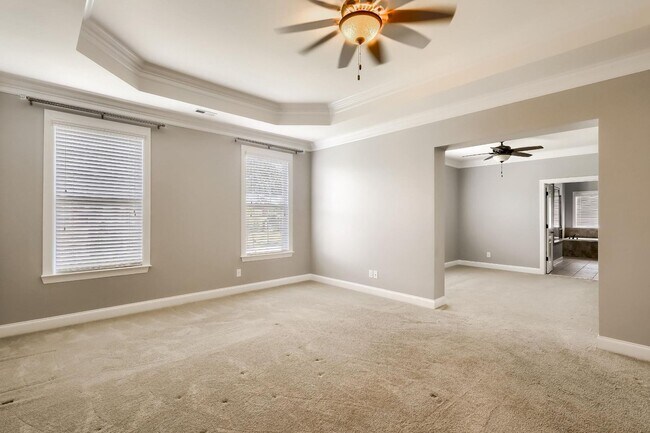 Building Photo - 5 Bedroom single family home in Mooresville
