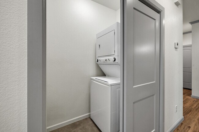 Building Photo - P.57 Kode Properties LLC 3507 - 3509