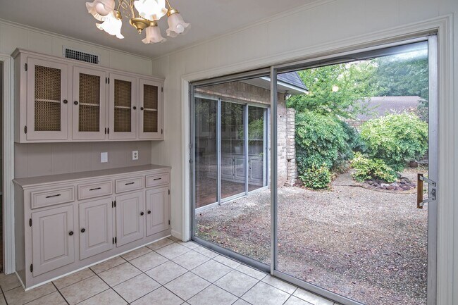 Building Photo - Colony Park Dr 3712/3714