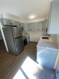 Building Photo - 906 S 42nd Ave