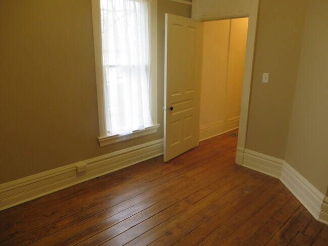 Building Photo - 1229 Swinney Ave