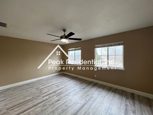 Building Photo - Beautiful Empire Ranch 5bd/3ba Home with 3 Car Garage - Must See