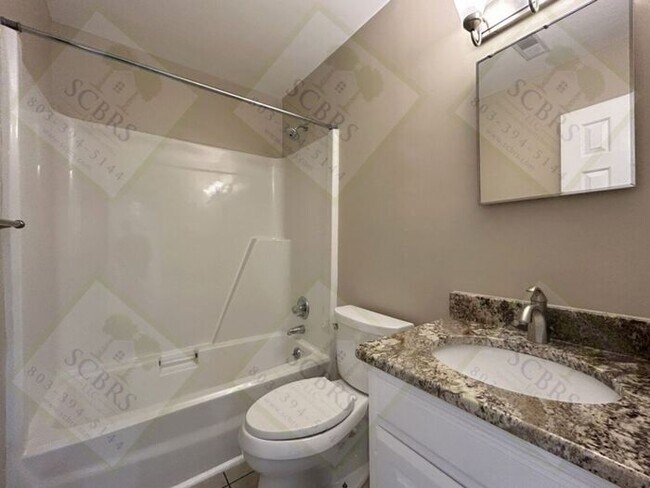 Building Photo - 13 Tomafield Ct