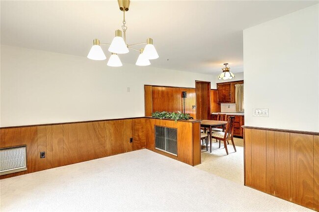 Building Photo - 5 Appian Way