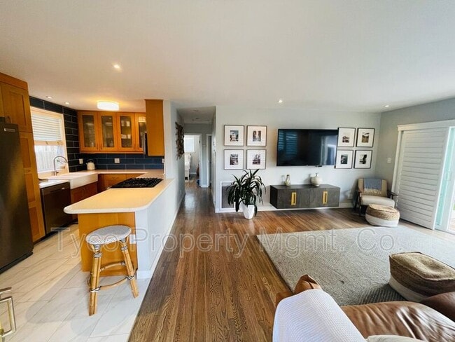 Building Photo - 392 Bonito Ave