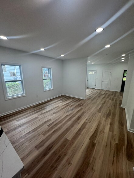 Building Photo - 6211 Lawn Ave