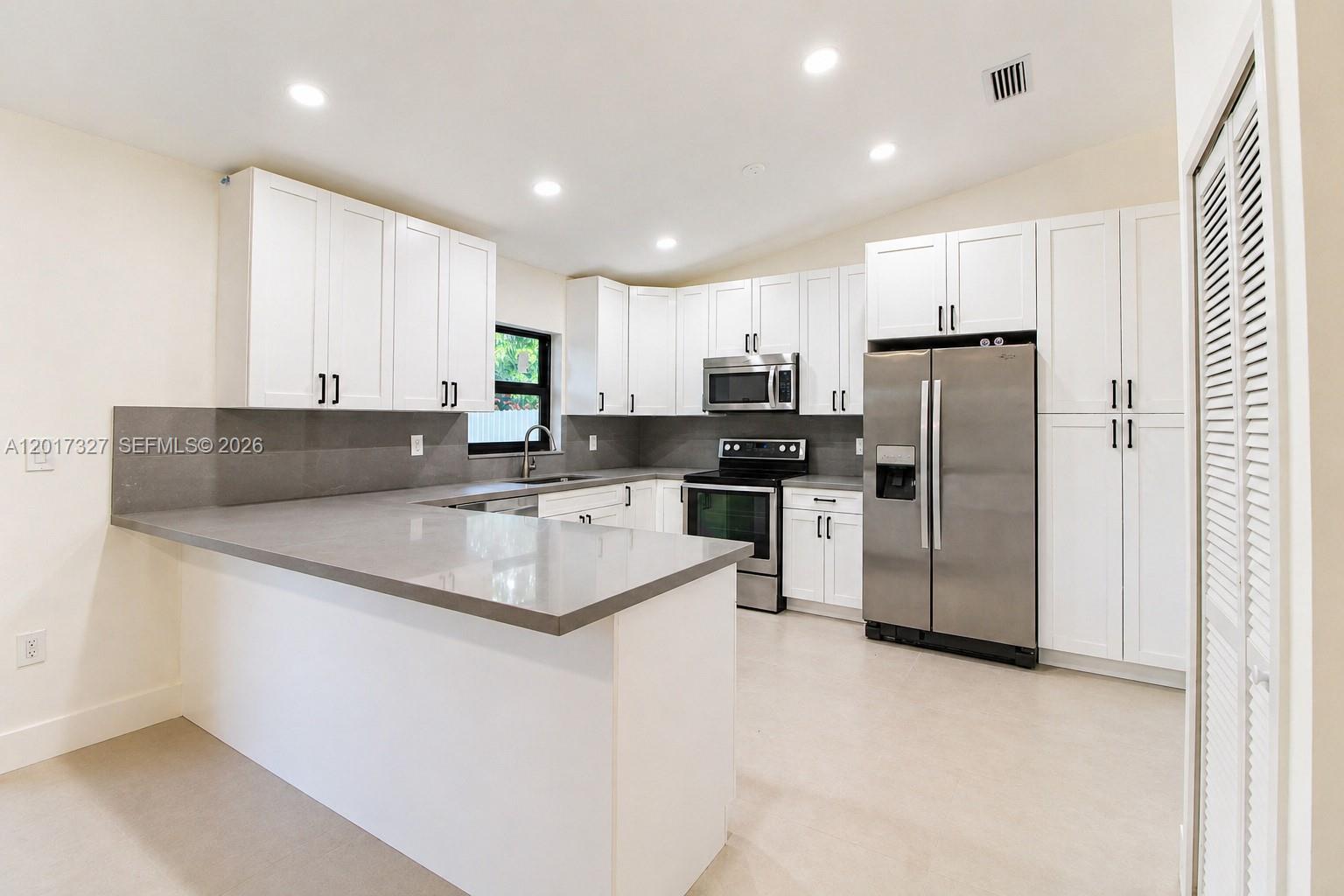 Building Photo - 10088 SW 143rd Ct
