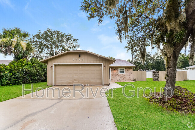 Building Photo - 2510 Yule Tree Dr