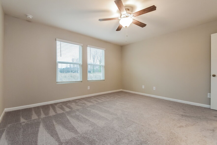 Building Photo - 525 Knightsbridge Ln