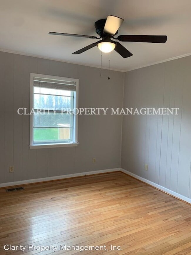Building Photo - 4 br, 2 bath House - 142 Byrd Rd. NE