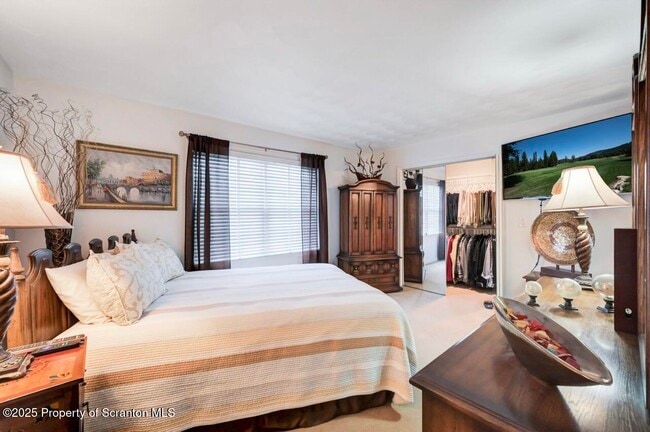 Building Photo - 11 Gilroy St