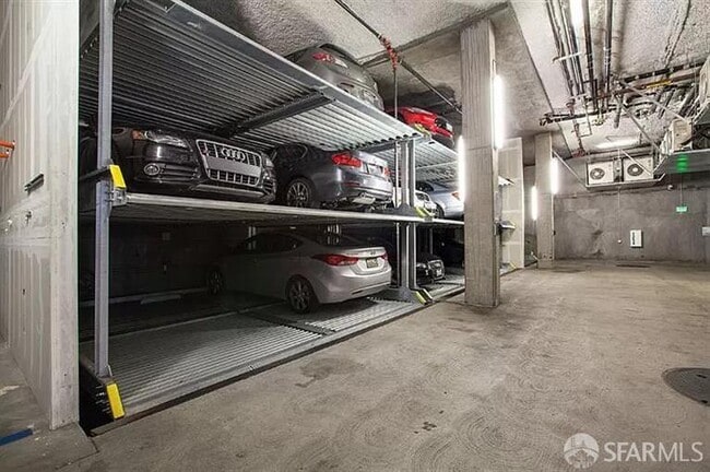 Building Photo - 1080 Sutter St