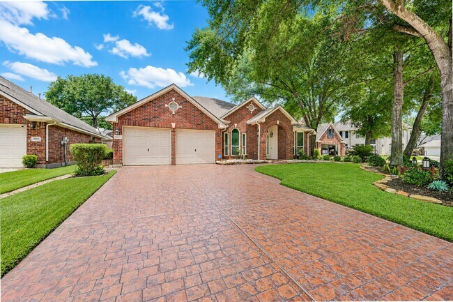 Building Photo - 15831 Laurel Cove