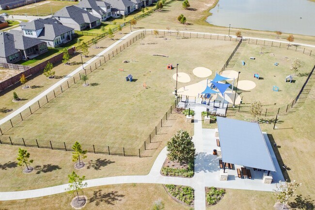 Building Photo - 5815 Linda Cv Ln