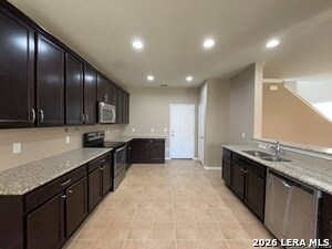 Building Photo - 11838 Twin Oaks Path