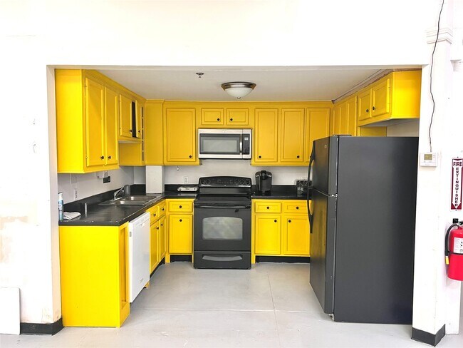 Building Photo - 1310 Nance St