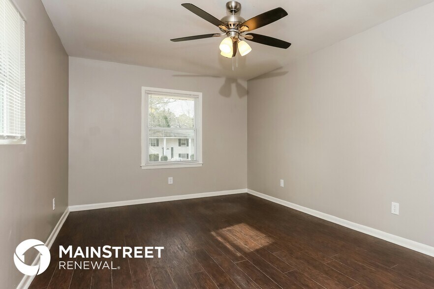 Building Photo - 2858 Spruce Point Rd