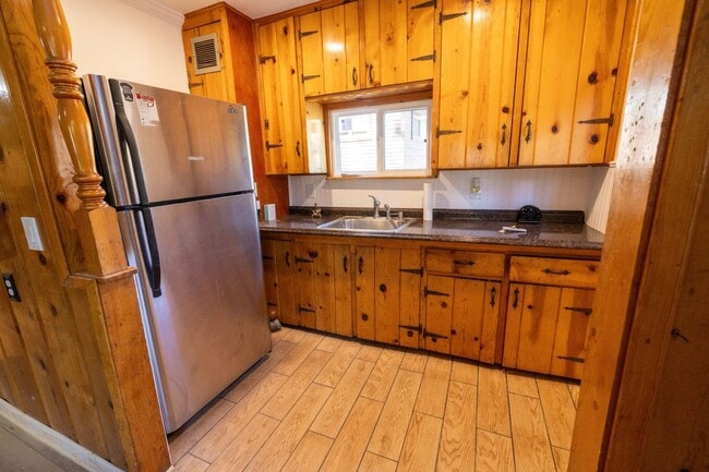 Building Photo - 2242 Deep Creek Dr