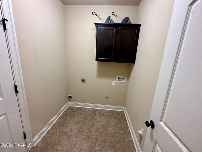 Building Photo - 42537 Wynstone Drive