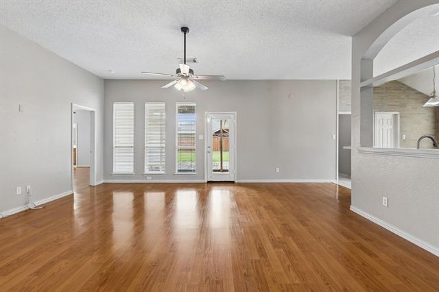 Building Photo - 300 Thomas Dr